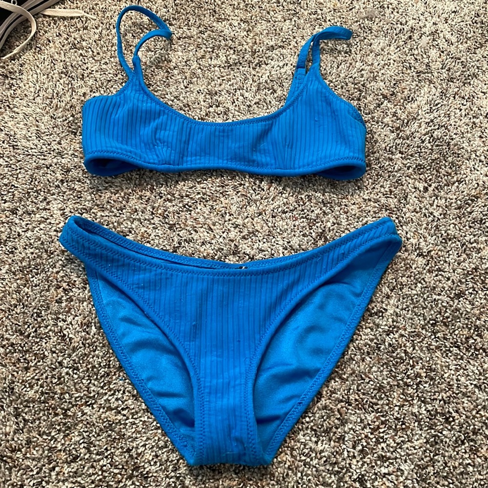 Blue triangl swim suit